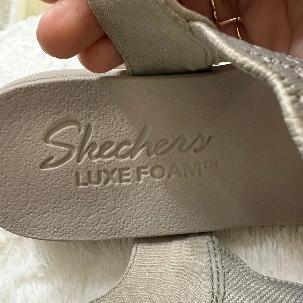 Skechers Arya On The Rise Luxe Foam Sandals Grey Womens Size 7 Comfort Wedge - Picture 6 of 10